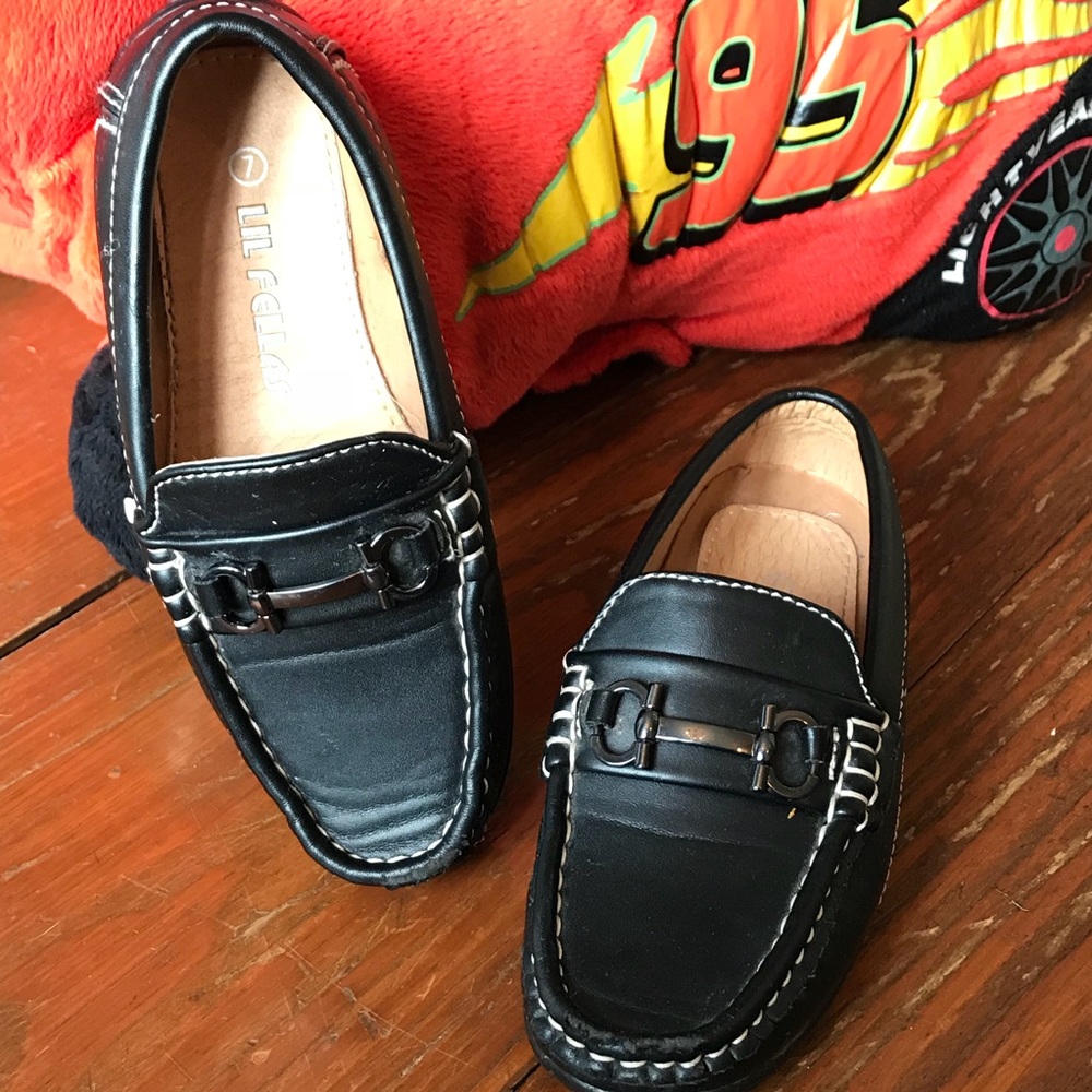Boys Sz 7 Black Slip On Loafers